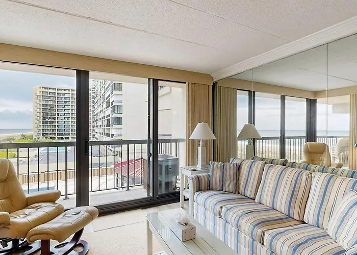 Sunny Coastal With Views Balcony Pools Gym Sauna & Ac Holiday home Ocean City